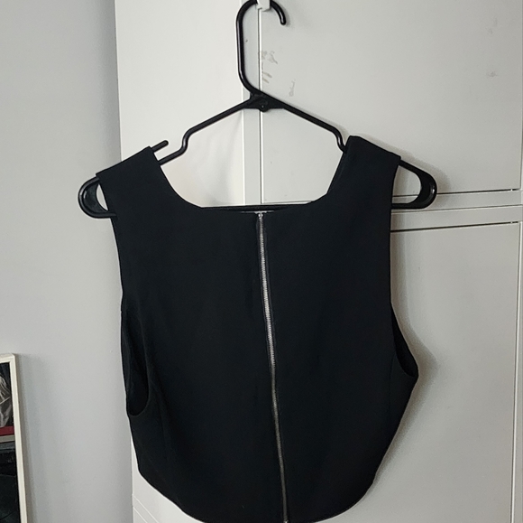 EUC Aritzia Wilfred Crepe Crop Top (M) - Picture 2 of 3